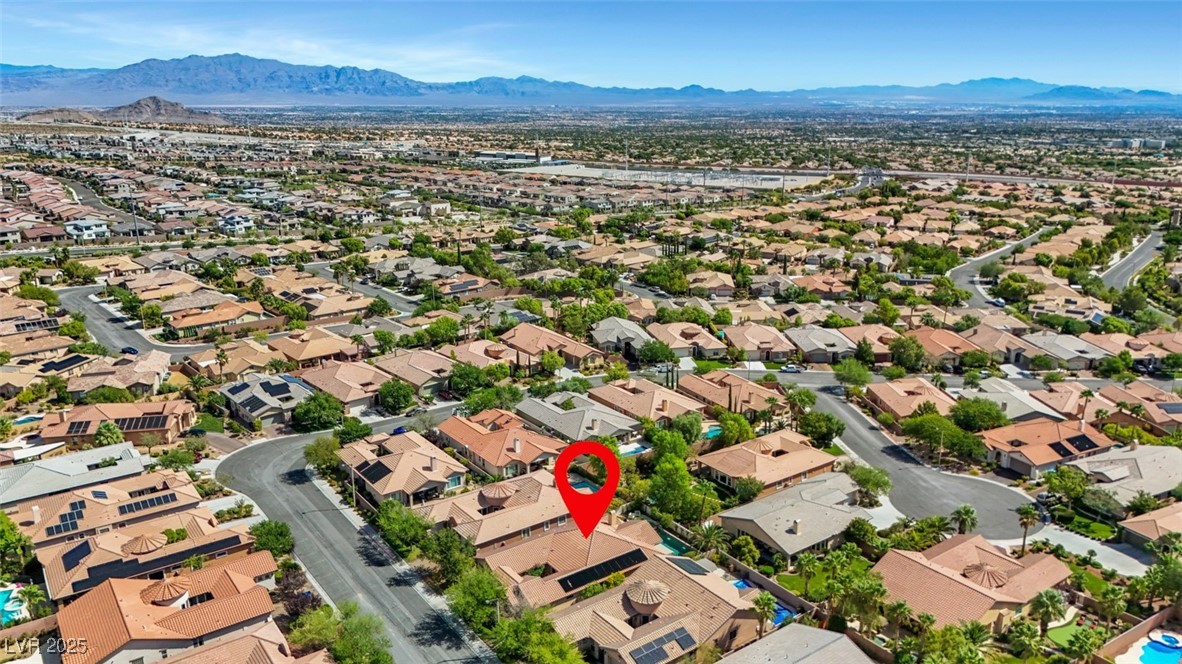 Las Vegas, Nevada 89138, United States, 4 Bedrooms Bedrooms, ,3 BathroomsBathrooms,Residential,Pending,212138