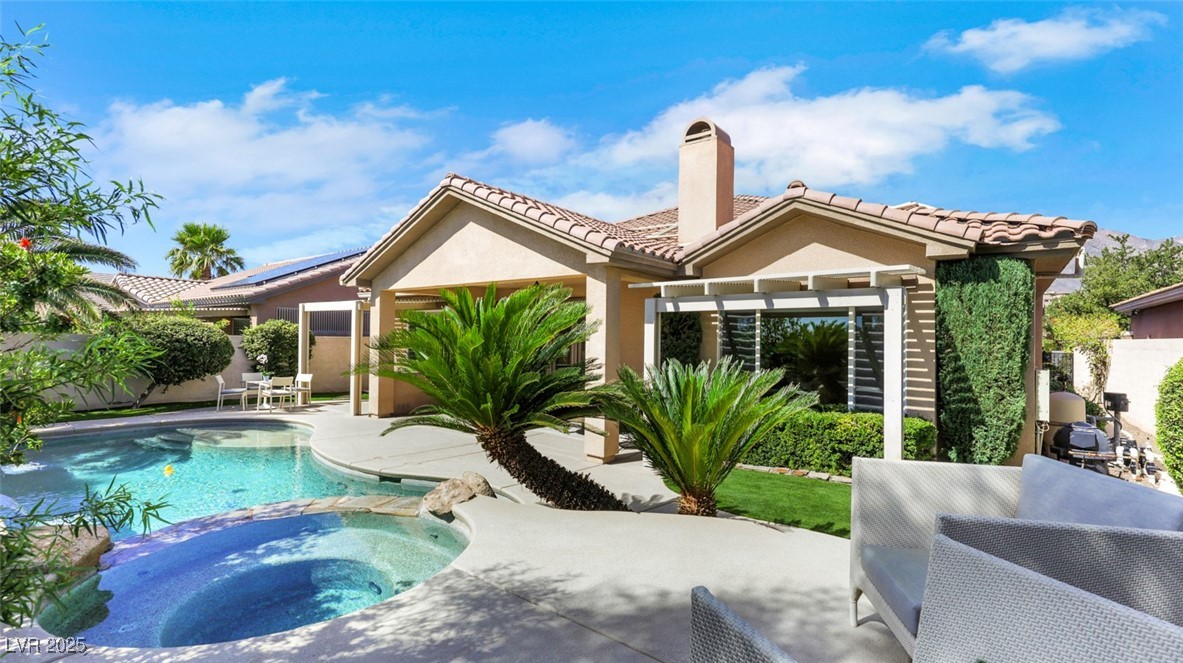 Las Vegas, Nevada 89138, United States, 4 Bedrooms Bedrooms, ,3 BathroomsBathrooms,Residential,Pending,212138