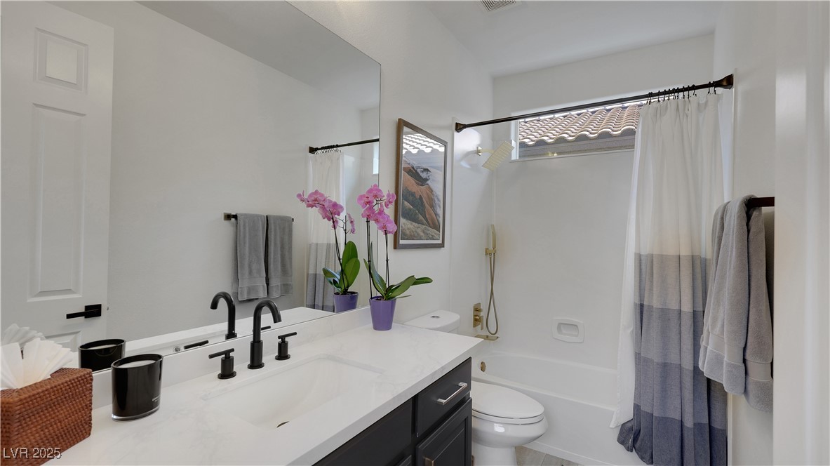 Las Vegas, Nevada 89138, United States, 4 Bedrooms Bedrooms, ,3 BathroomsBathrooms,Residential,Pending,212138