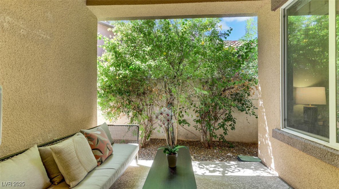 Las Vegas, Nevada 89138, United States, 4 Bedrooms Bedrooms, ,3 BathroomsBathrooms,Residential,Pending,212138