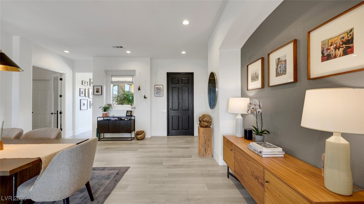 Las Vegas, Nevada 89138, United States, 4 Bedrooms Bedrooms, ,3 BathroomsBathrooms,Residential,Pending,212138