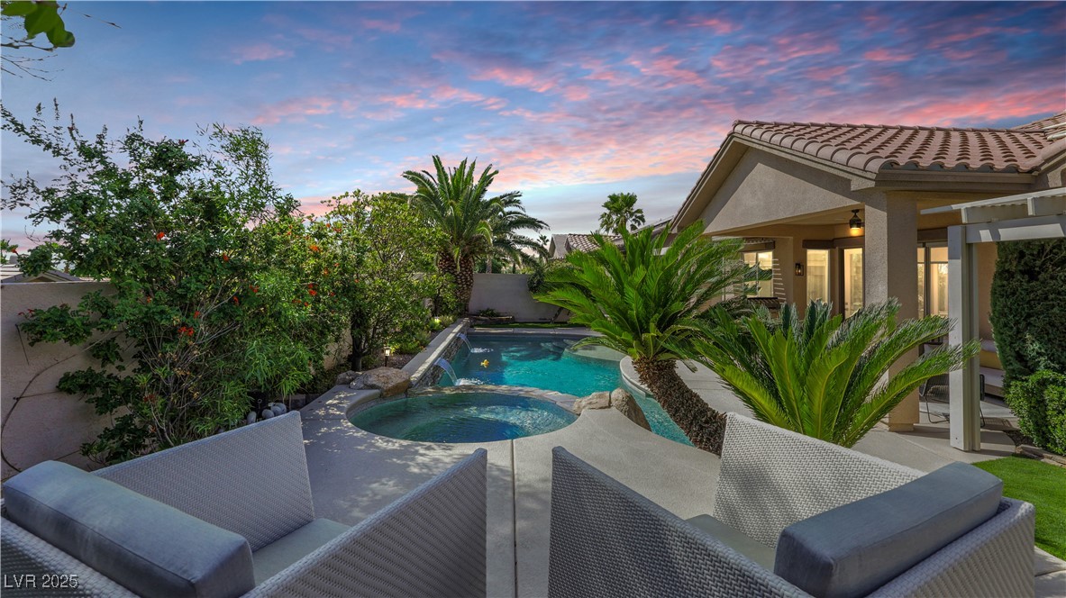 Las Vegas, Nevada 89138, United States, 4 Bedrooms Bedrooms, ,3 BathroomsBathrooms,Residential,Pending,212138