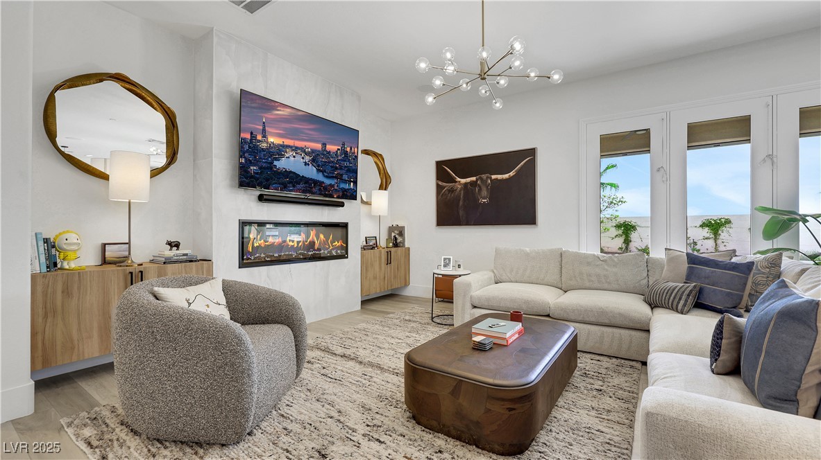 Las Vegas, Nevada 89138, United States, 4 Bedrooms Bedrooms, ,3 BathroomsBathrooms,Residential,Pending,212138