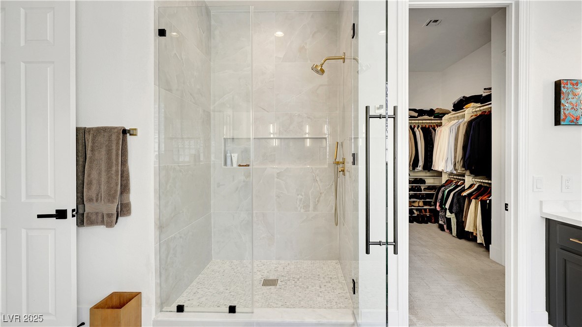 Las Vegas, Nevada 89138, United States, 4 Bedrooms Bedrooms, ,3 BathroomsBathrooms,Residential,Pending,212138