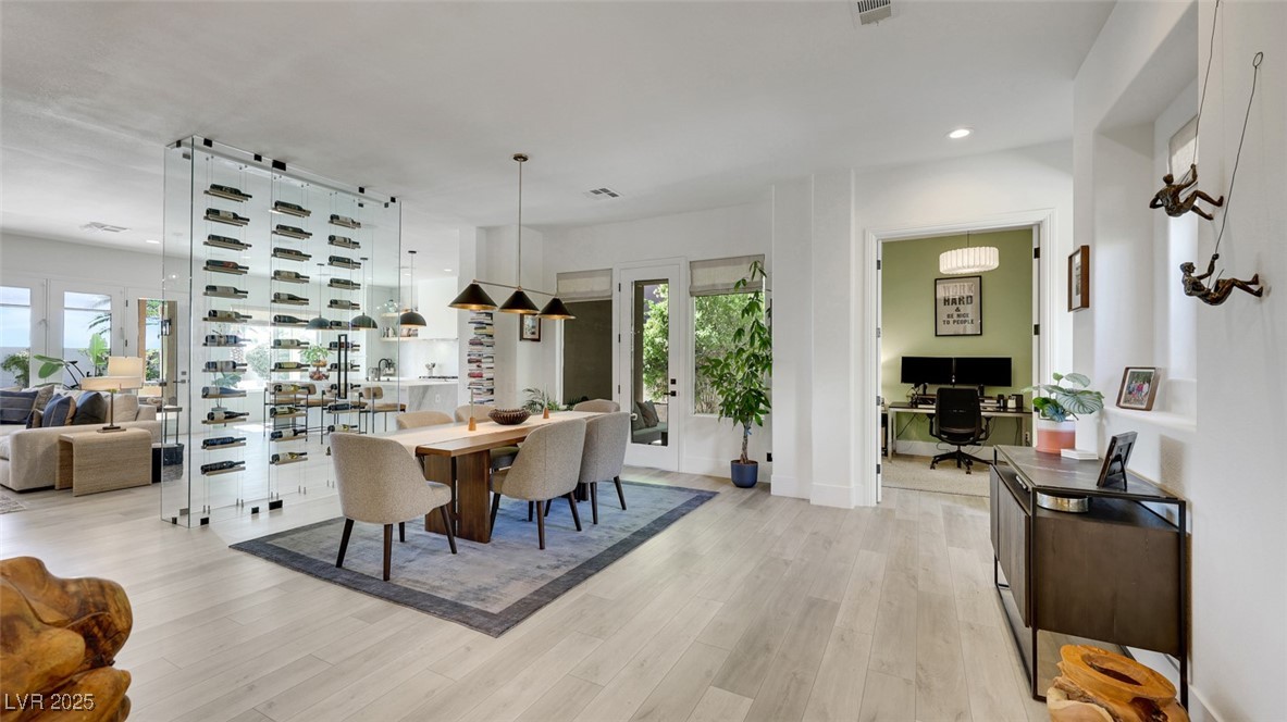 Las Vegas, Nevada 89138, United States, 4 Bedrooms Bedrooms, ,3 BathroomsBathrooms,Residential,Pending,212138