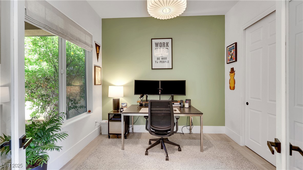 Las Vegas, Nevada 89138, United States, 4 Bedrooms Bedrooms, ,3 BathroomsBathrooms,Residential,Pending,212138