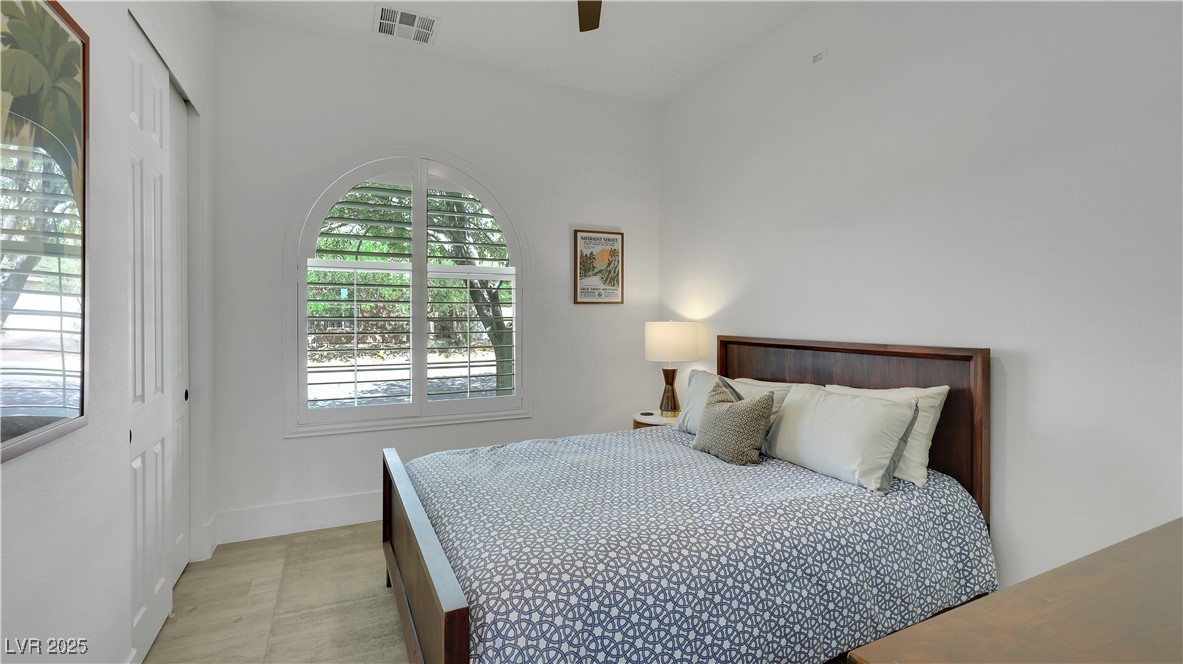 Las Vegas, Nevada 89138, United States, 4 Bedrooms Bedrooms, ,3 BathroomsBathrooms,Residential,Pending,212138