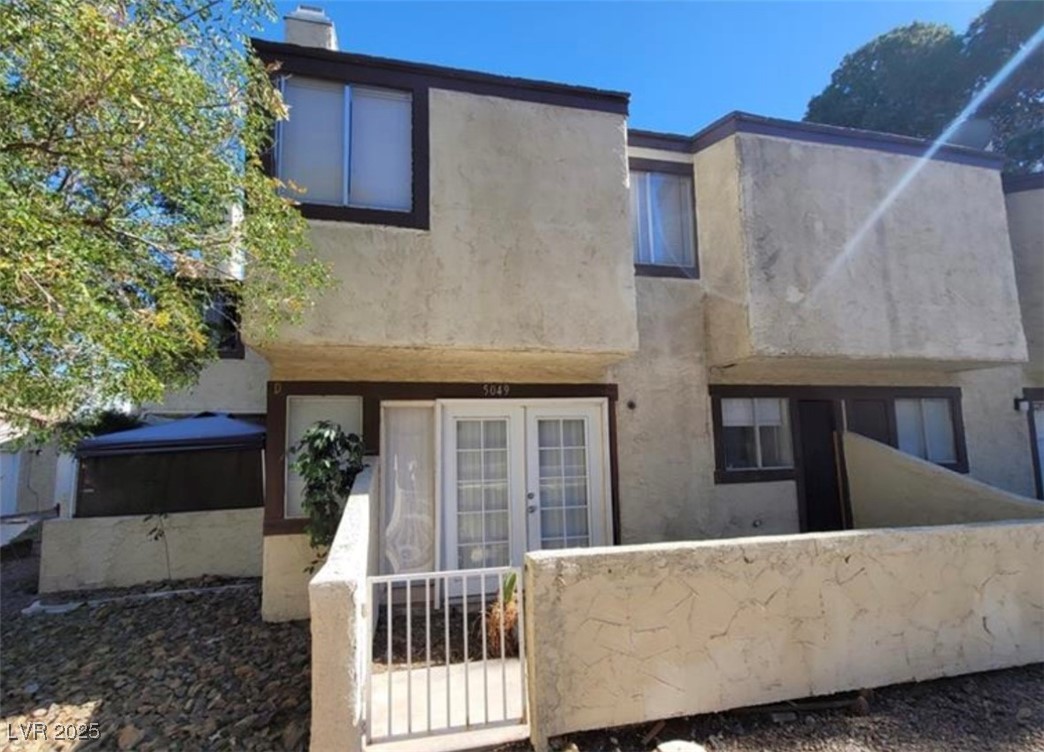 Properties 1 5049 Spencer Street D