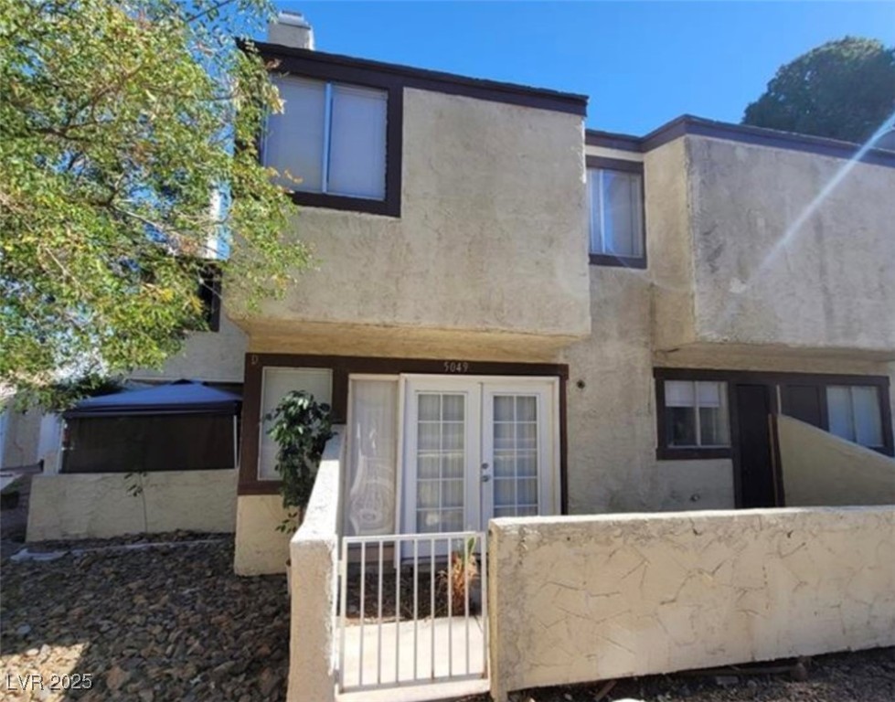 Properties 4 5049 Spencer Street D