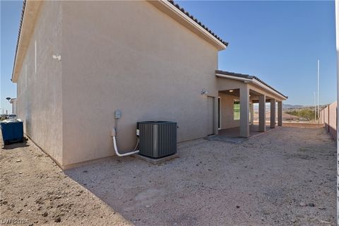 Single Family Residence in Laughlin NV 2012 Duke Of York Drive 8.jpg