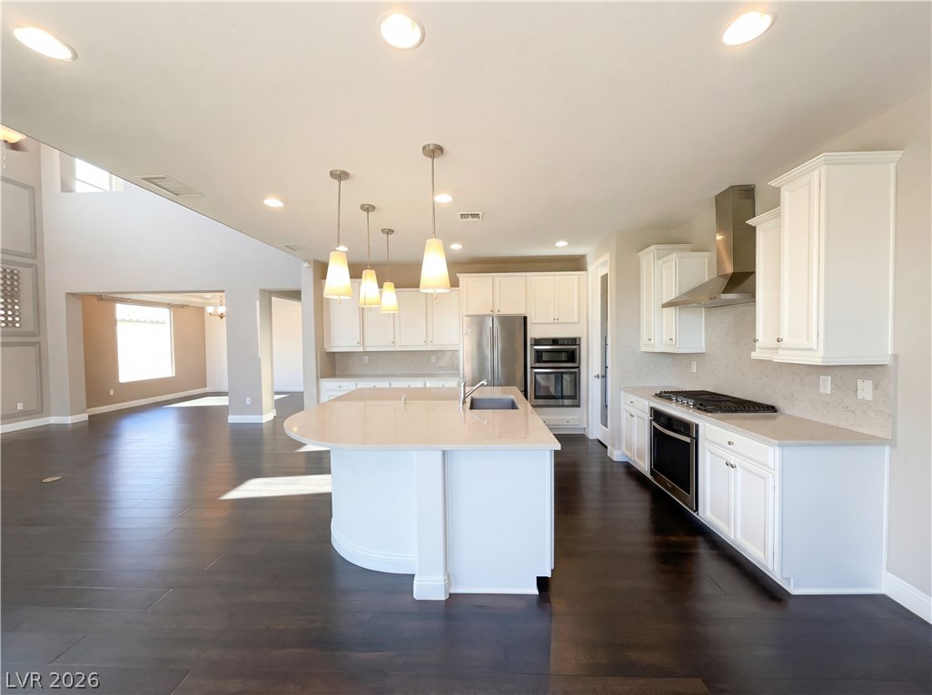 8424 Painted Wall Street