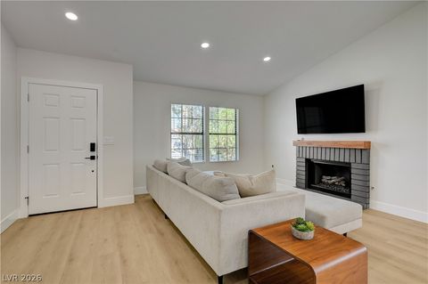 Tiny photo for 3131 White Rose Way, Henderson, NV 89014 (MLS # 2798327)