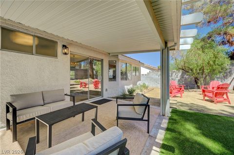 Tiny photo for 3131 White Rose Way, Henderson, NV 89014 (MLS # 2798327)