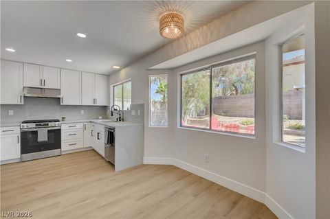 Tiny photo for 3131 White Rose Way, Henderson, NV 89014 (MLS # 2798327)