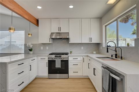 Tiny photo for 3131 White Rose Way, Henderson, NV 89014 (MLS # 2798327)