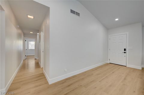 Tiny photo for 3131 White Rose Way, Henderson, NV 89014 (MLS # 2798327)