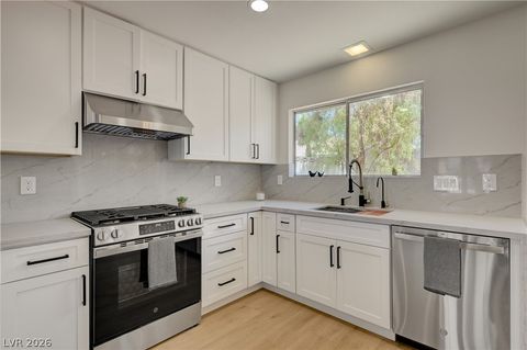 Tiny photo for 3131 White Rose Way, Henderson, NV 89014 (MLS # 2798327)