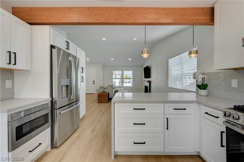 Tiny photo for 3131 White Rose Way, Henderson, NV 89014 (MLS # 2798327)