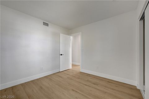 Tiny photo for 3131 White Rose Way, Henderson, NV 89014 (MLS # 2798327)