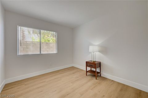 Tiny photo for 3131 White Rose Way, Henderson, NV 89014 (MLS # 2798327)