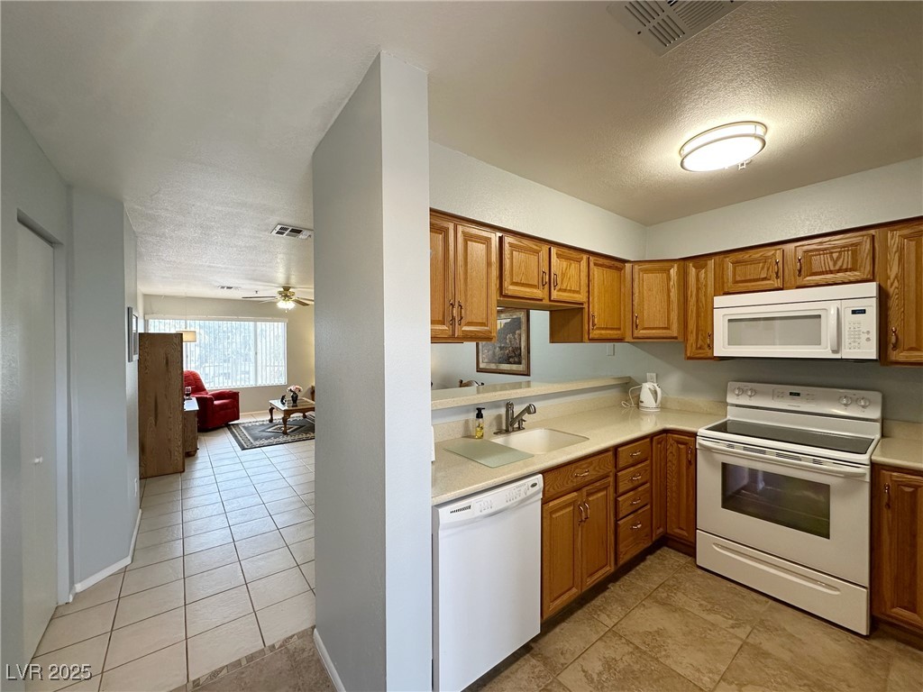 2072 Mesquite Lane #102, Laughlin, Nevada image 4