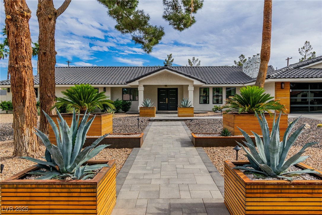 3189 Montecito Drive