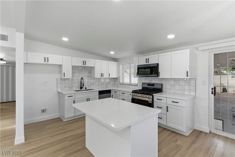 Photo of 1692 Palora Avenue, Las Vegas, NV 89169 (MLS # 2743419)