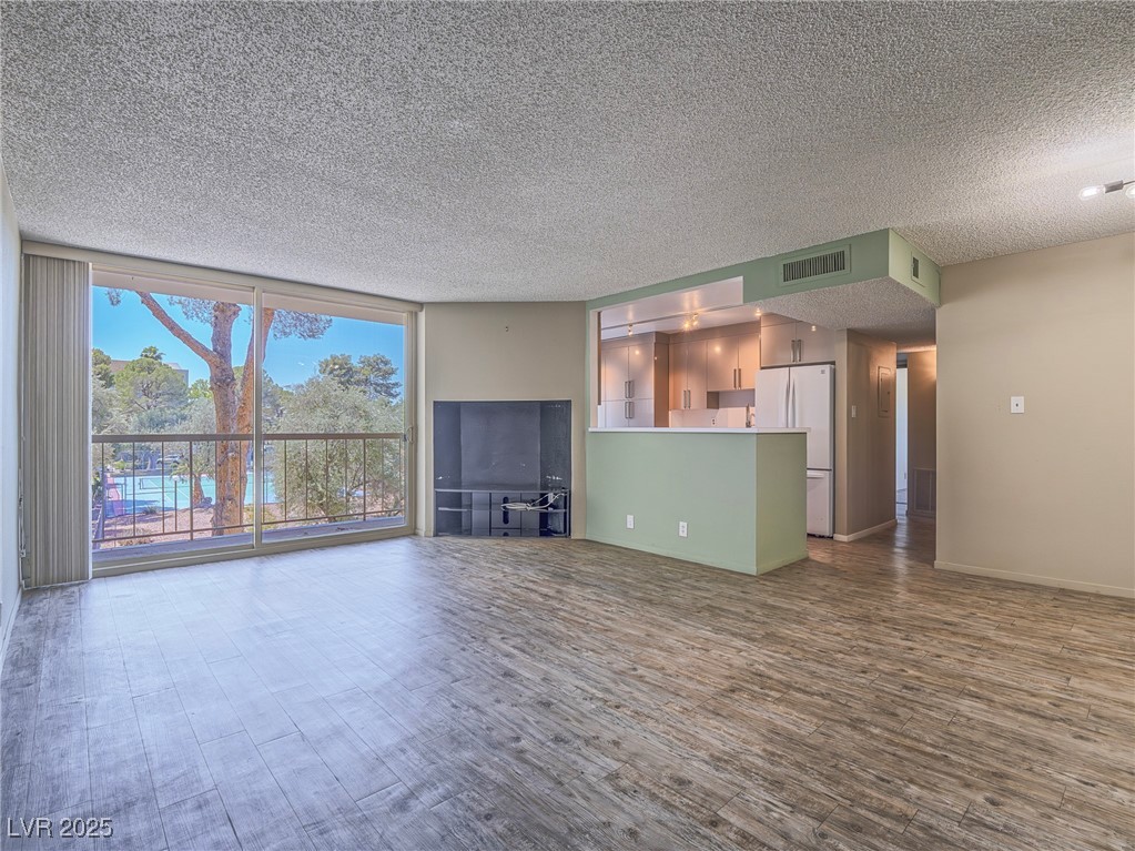 725 N Royal Crest Circle 228