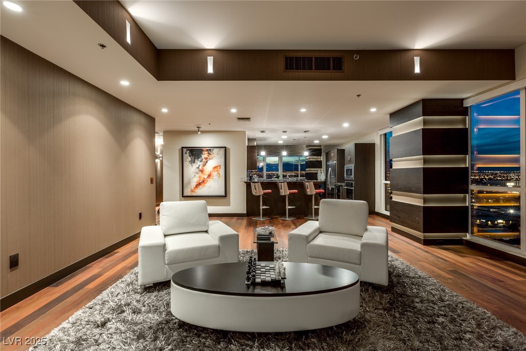 4525 Dean Martin Drive 2200