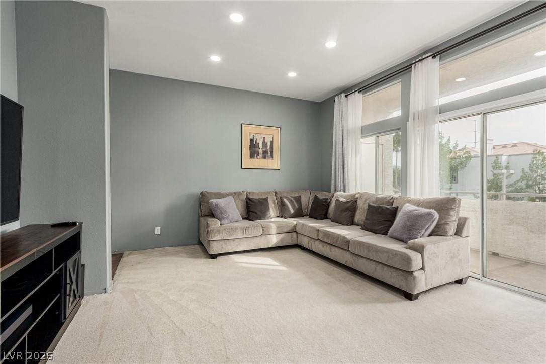 3125 N Buffalo Drive 2117