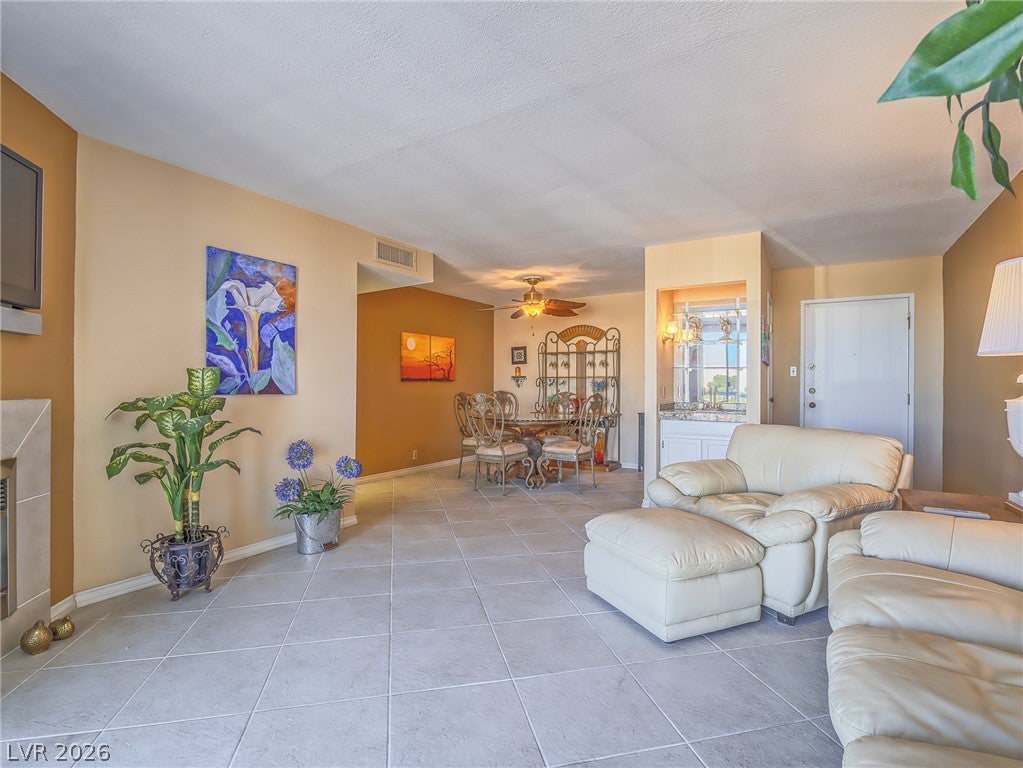 725 N Royal Crest Circle 231