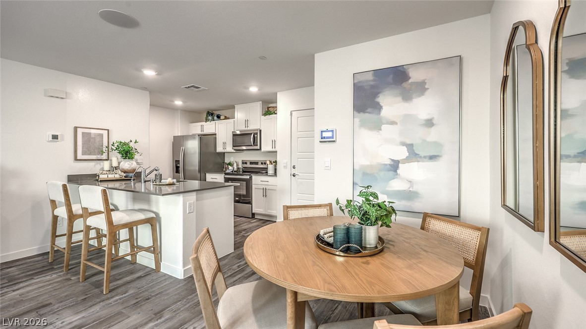 9893 Maple Pass Avenue