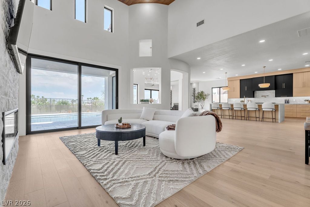 2690 Grassy Spring Place