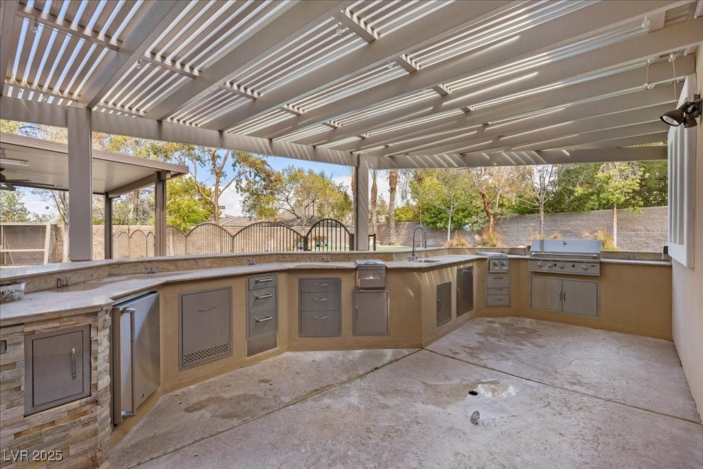 Las Vegas, Nevada 89141, United States, 5 Bedrooms Bedrooms, ,6 BathroomsBathrooms,Residential,Active,212140