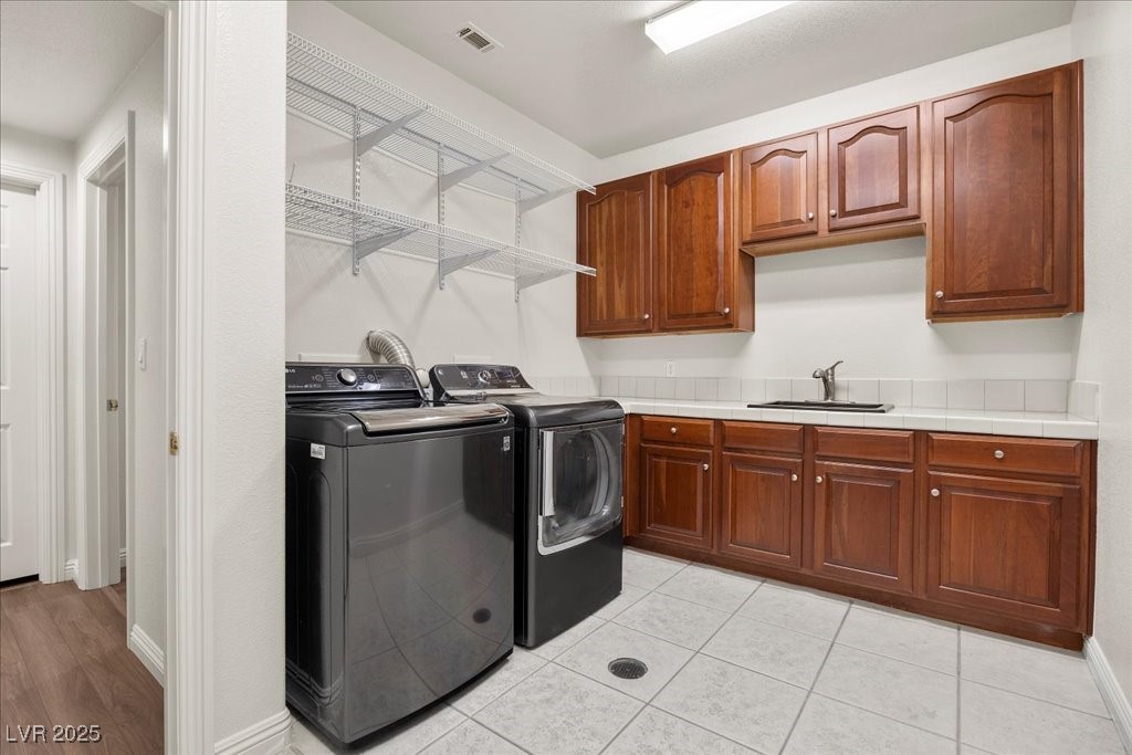 Las Vegas, Nevada 89141, United States, 5 Bedrooms Bedrooms, ,6 BathroomsBathrooms,Residential,Active,212140