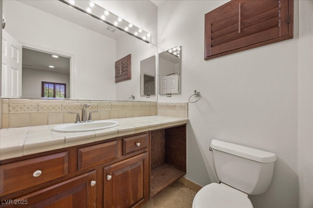 Las Vegas, Nevada 89141, United States, 5 Bedrooms Bedrooms, ,6 BathroomsBathrooms,Residential,Active,212140