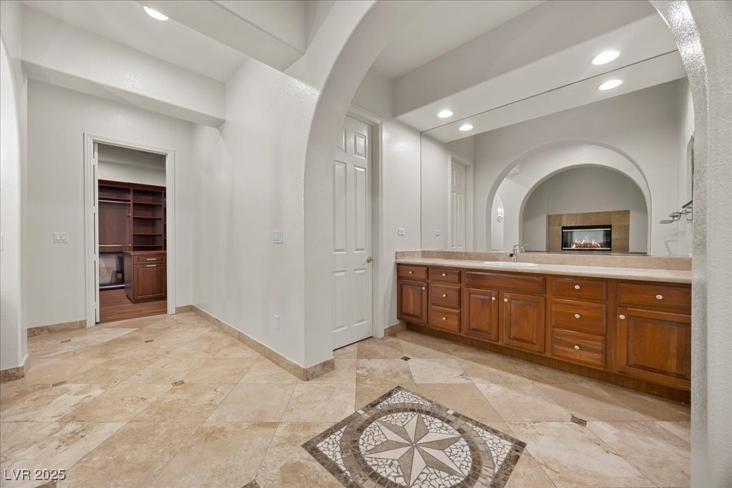 Las Vegas, Nevada 89141, United States, 5 Bedrooms Bedrooms, ,6 BathroomsBathrooms,Residential,Active,212140