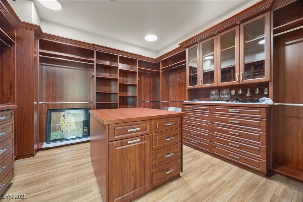 Las Vegas, Nevada 89141, United States, 5 Bedrooms Bedrooms, ,6 BathroomsBathrooms,Residential,Active,212140