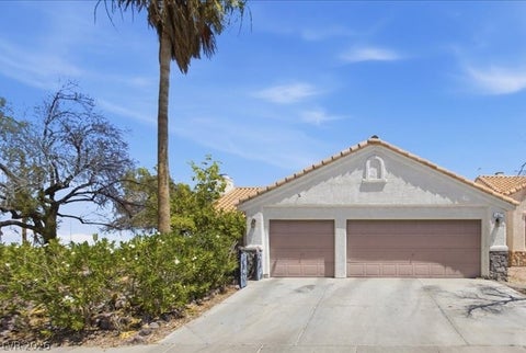 Homes For Sale - 101 Aruba Isle Drive<br/> Henderson, NV 89002