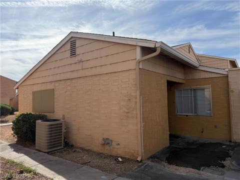 Condo For Rent - 5206 Golden Lane #B<br/> Clark County, Las Vegas, NV 89119