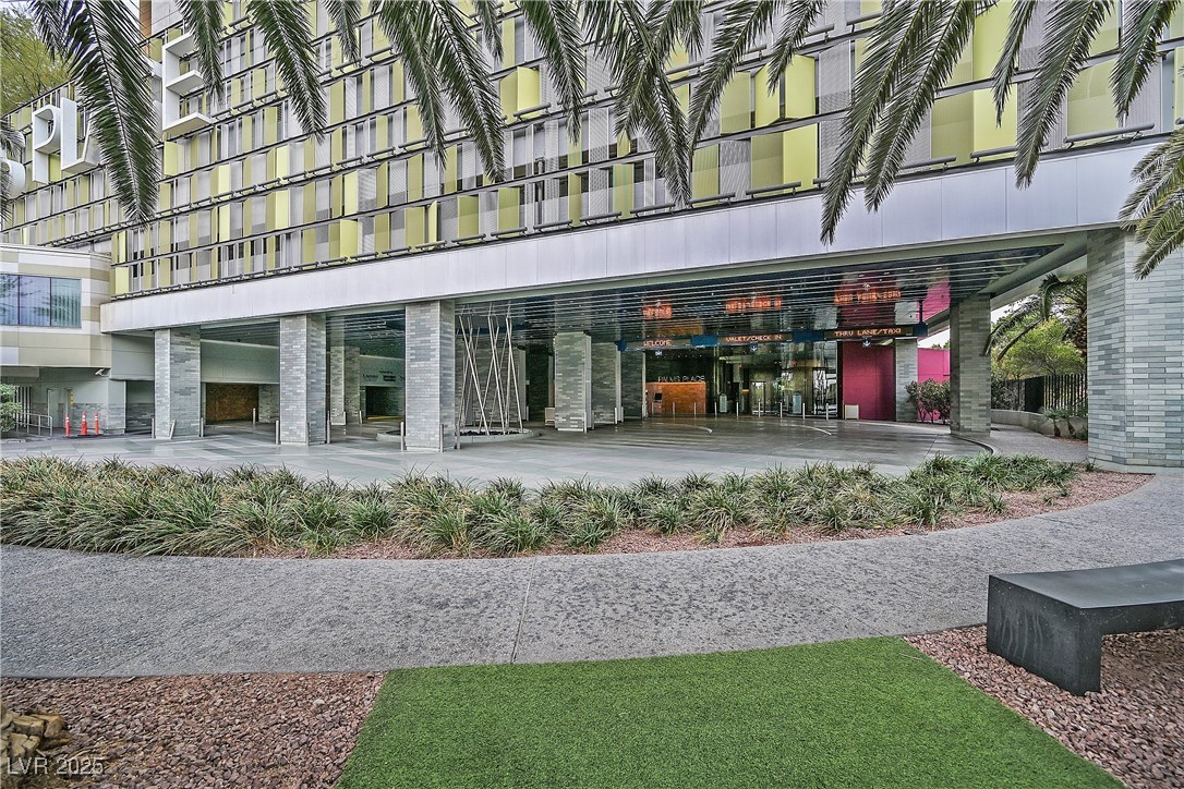 4381 W Flamingo Road 1101