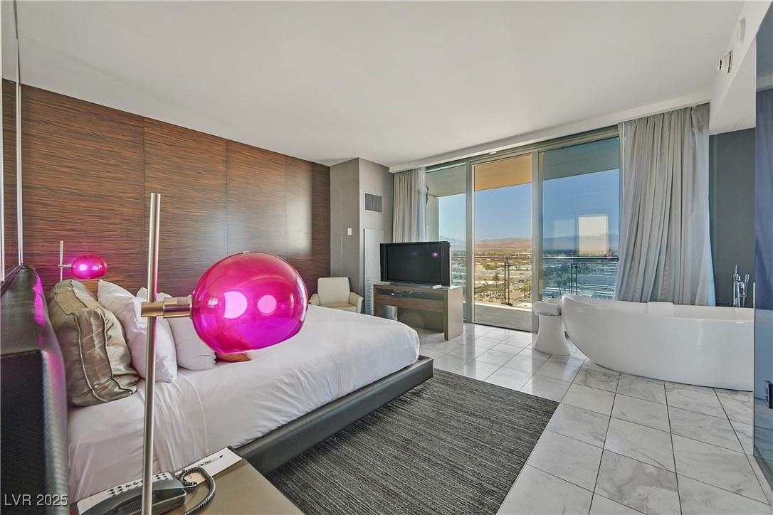 Las Vegas, Nevada 89103, United States, 1 Bedroom Bedrooms, ,2 BathroomsBathrooms,Residential,Active,241111