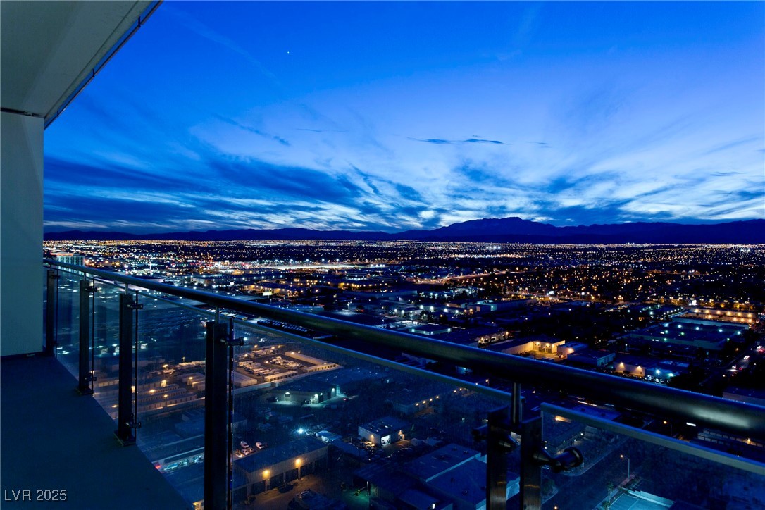 Las Vegas, Nevada 89103, United States, 1 Bedroom Bedrooms, ,2 BathroomsBathrooms,Residential,Active,241111