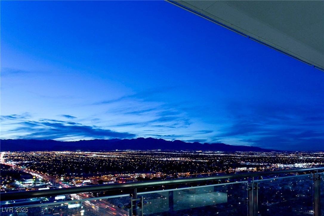 Las Vegas, Nevada 89103, United States, 1 Bedroom Bedrooms, ,2 BathroomsBathrooms,Residential,Active,241111