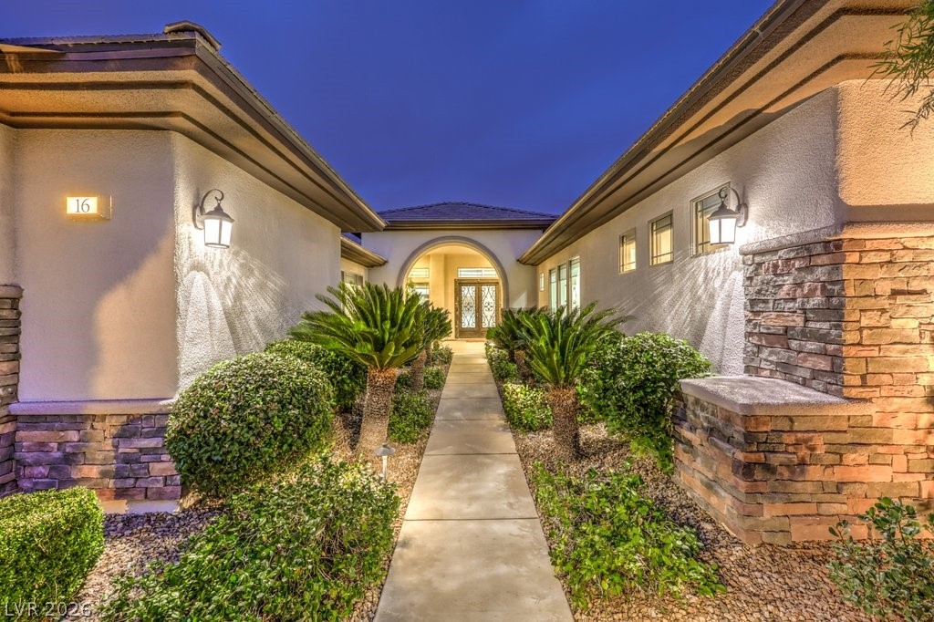 16 Pine Hollow Drive