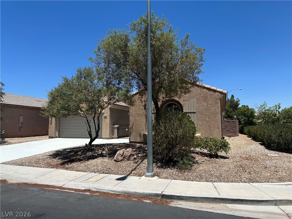5728 Flying Birdie Avenue