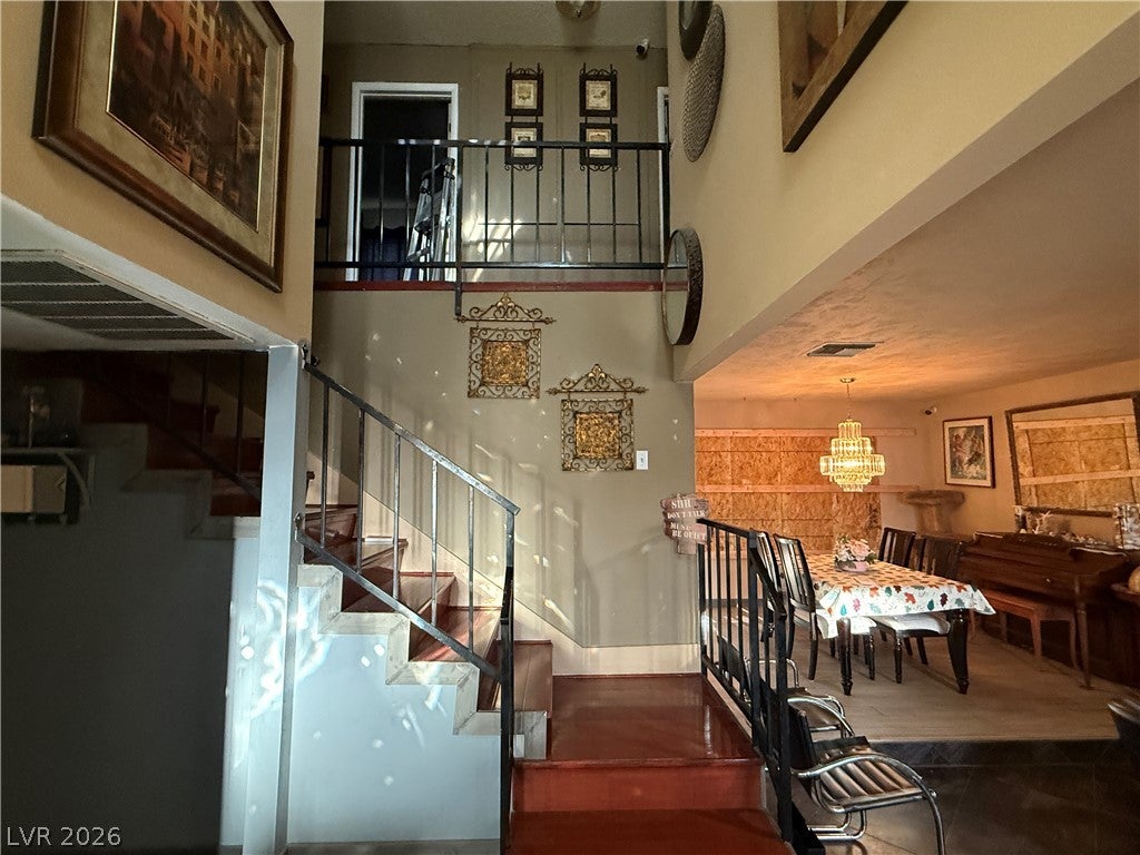 405 Holcomb Circle