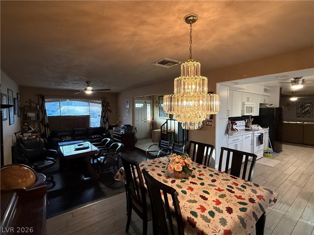 405 Holcomb Circle