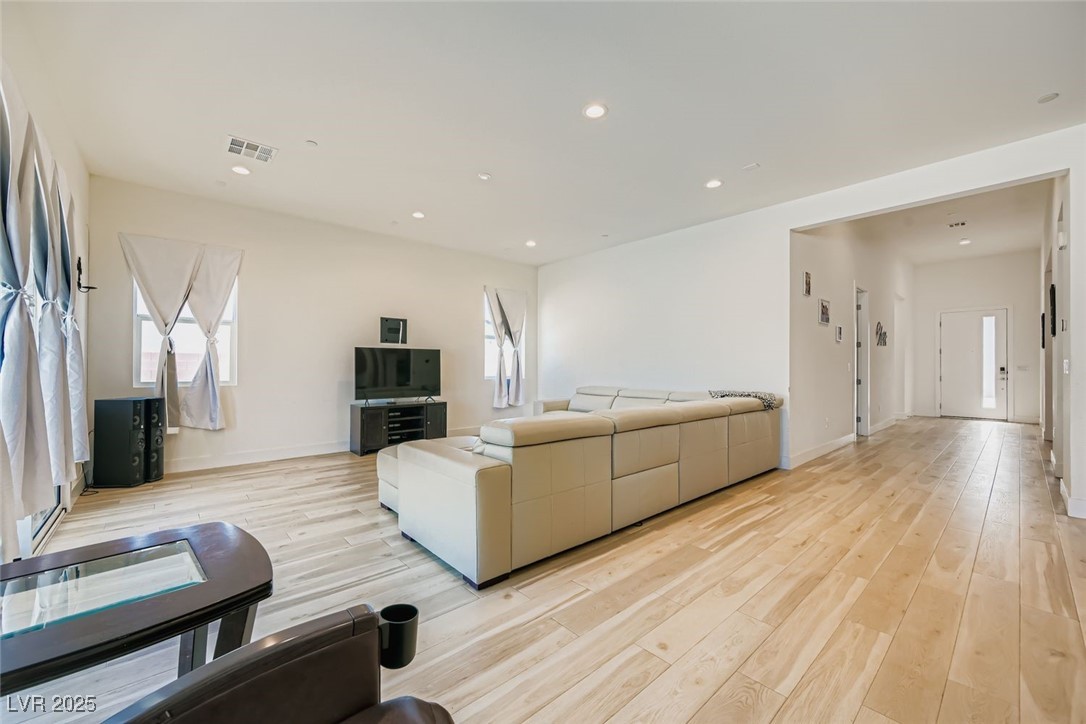 5714 Kings Bluff Avenue