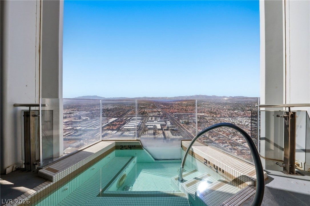 4381 W Flamingo Road 58301